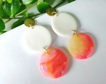Dangling earrings in polymer clay, white, pink, yellow, gold
