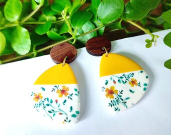 Dangling earrings in polymer clay, wood, sunflower yellow, flowers, floral