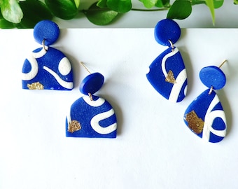 Boucles d'oreilles en argile polymère, bleu cobalt, blanc et doré