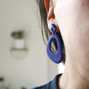 Boucles d'oreilles pendantes en argile polymère,rouge indien ou bleu cobalt image 3