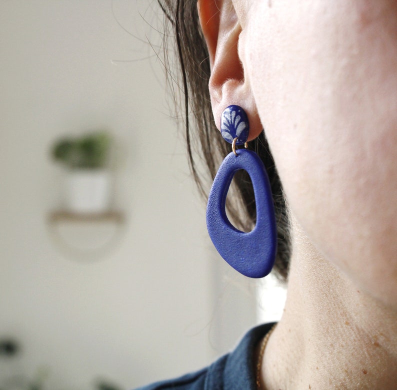 Boucles d'oreilles pendantes en argile polymère,rouge indien ou bleu cobalt image 3