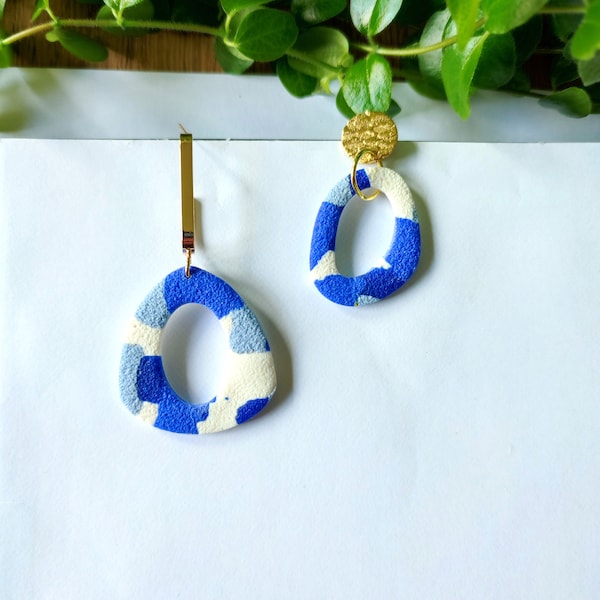 Boucles d'oreilles pendantes en argile polymère, bleu, blanc