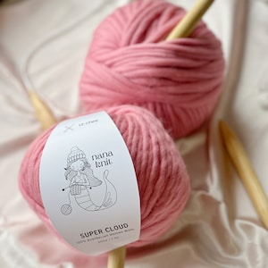 Super Cloud Chunky Merino Wool Knitting Roving Yarn / 200g 100% Australian Merino Wool / Blush Pink