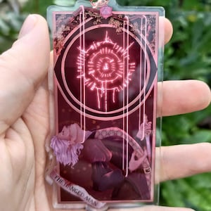 Porte-clés en acrylique Tarot Astarion de Baldur's Gate 3 avec fermoir coeur - Le Pendu (10 cm)
