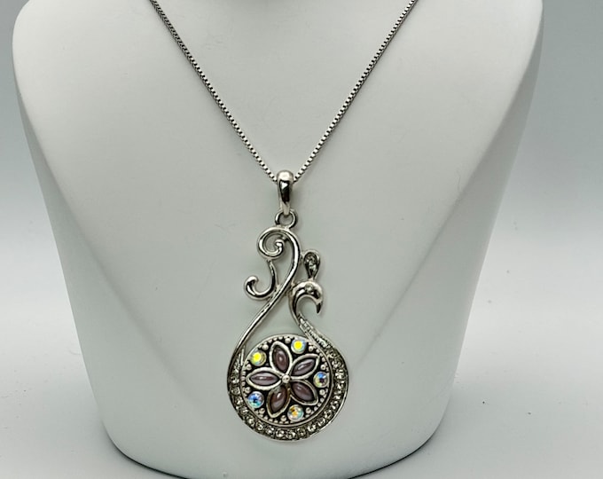 Flower Pendant Silver Necklace