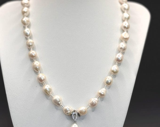 Luminous Luxe Pearl Necklace