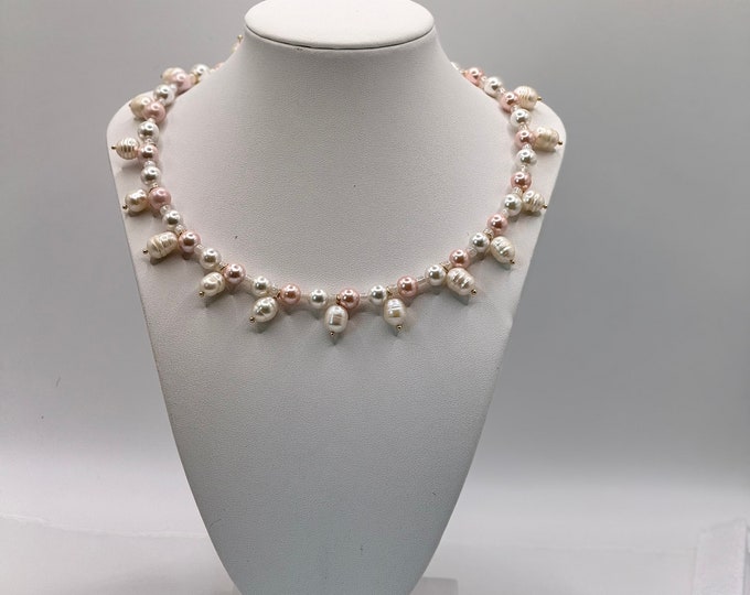 Natural freshwater pearls necklace