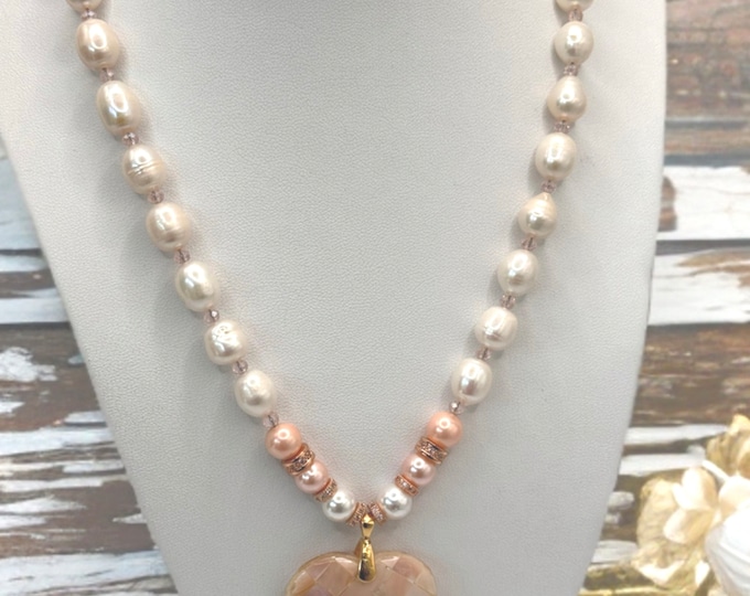 Golden Mosaic Heart Necklace.