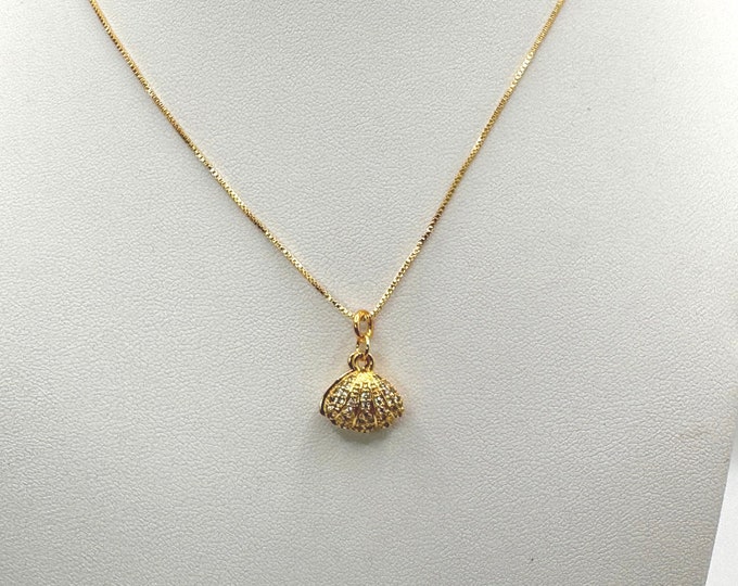 Seashell Pendant Gold plated Necklace