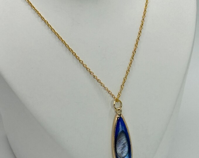 Natural Freshwater Shell Teardrop Pendant Necklace