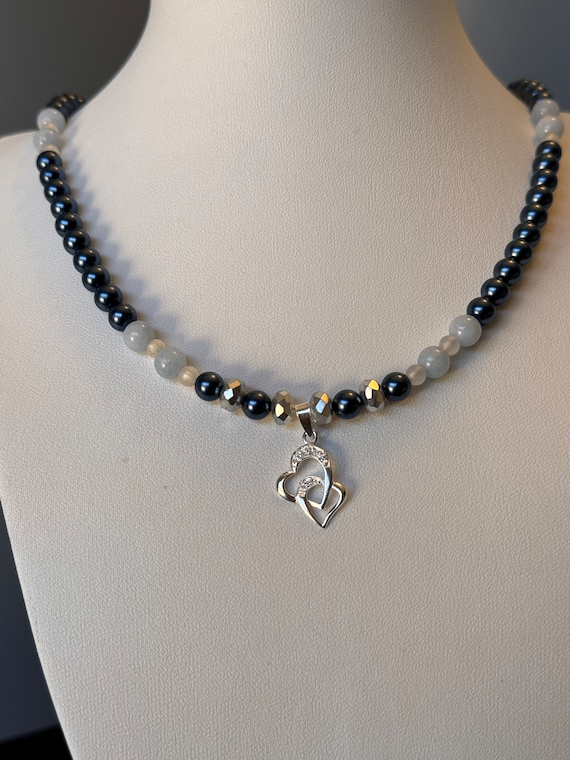 ★MIDNIGHT MOMENT.★ split pearl chain necklace MIDNIGHT MOMENT. | Ribbon thin pearl jem necklace | Instagram