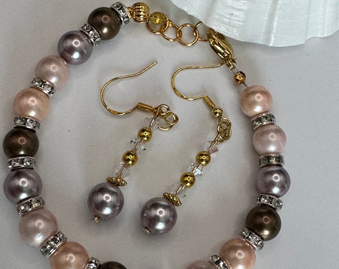 Shell Pearls  Grade A Bracelet and Matching Pair of Dangle Earrings 18K Gold Plated.