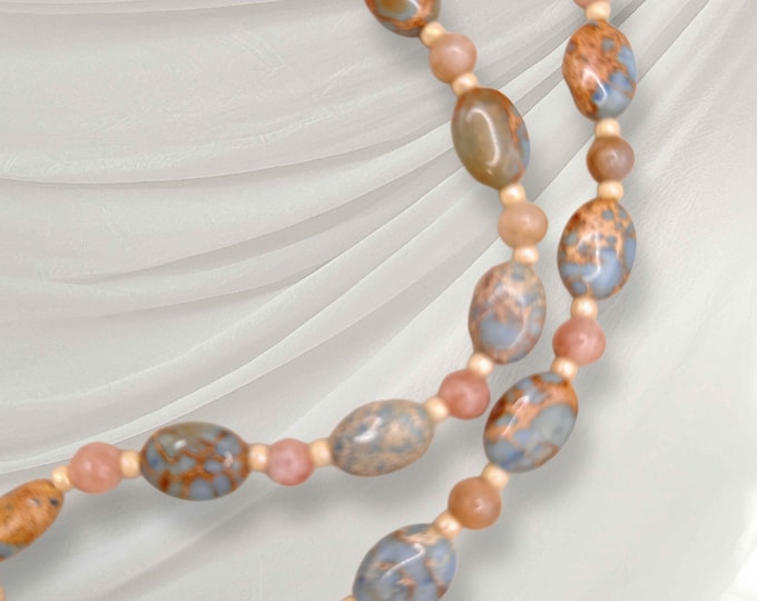 Desert Bloom Necklace – Magnesite, Sandstone & Gold Accents