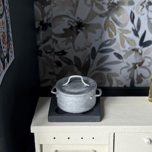 Dollhouse Cooking Pot with lid | 1:12