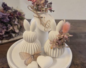 Easter decoration: Decorative plate for spring or Easter as a gift with vase, dried flowers, Easter egg and bunny...also as a souvenir from Raysin