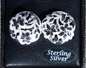 Elegantes pendientes de flores