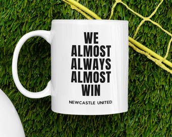Taza de aficionado del Newcastle - Tazas de café motivacionales del NUFC, 325 ml y 430 ml - Regalo perfecto para los amantes del fútbol, taza de fútbol para los fanáticos de los Geordie