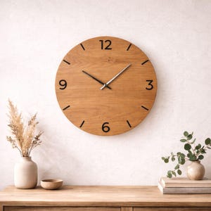 XL Wanduhr aus massiver Eiche – personalisierbare Holzuhr Ø 30, 40 oder 50 cm - Ziffern