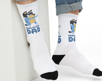 Awesome Dad - Bluey Bandit Crew-sokken, Bluey Socks, Vaderdagcadeau, verjaardagscadeau voor vader, sokken schattige stripfiguren voor kersverse vader