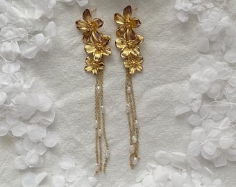 Gold Floral Drop Earrings, Flower Dangle Earrings, Dainty Pearl Tassels Earrings, Wedding Earrings, Bridal Earrings, Statement Earrings