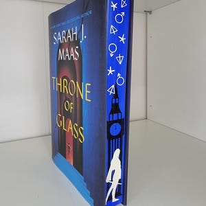 Throne of Glass by Sarah J Mass sprayed edge book, stenciled edge book, foredge painting, special edition book, TOG, book merch, massaverse