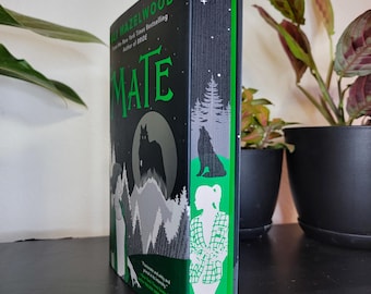 Mate by Ali Hazelwood sprayed edges book, stenciled edges, special edition book, book merch, fore edge painting, painted edges, bookish