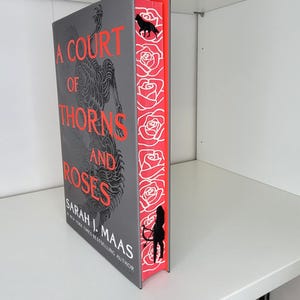 A Court of Thorns & Roses Sprayed Edge Book, Sarah J Mass, Acotar Series, Stenciled Edges, fore edge painting, Special Edition Books