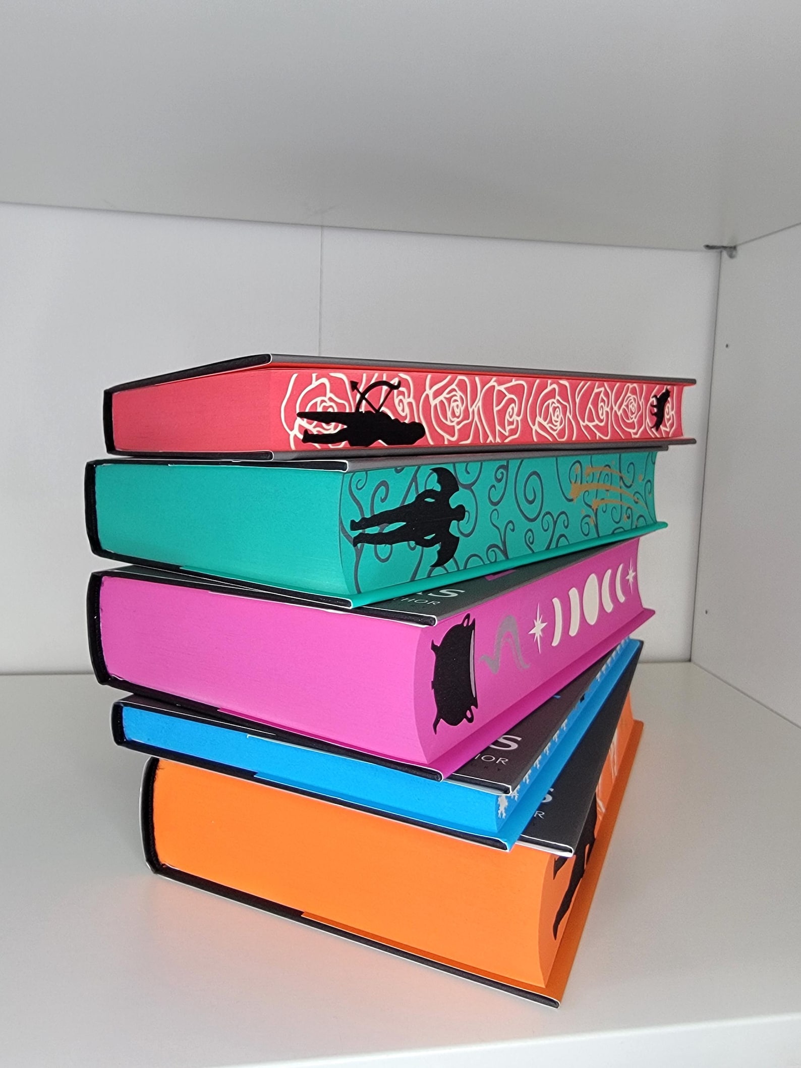 A Court of Thorns & Roses Sprayed Edge Book Set by Sarah J Mass ...