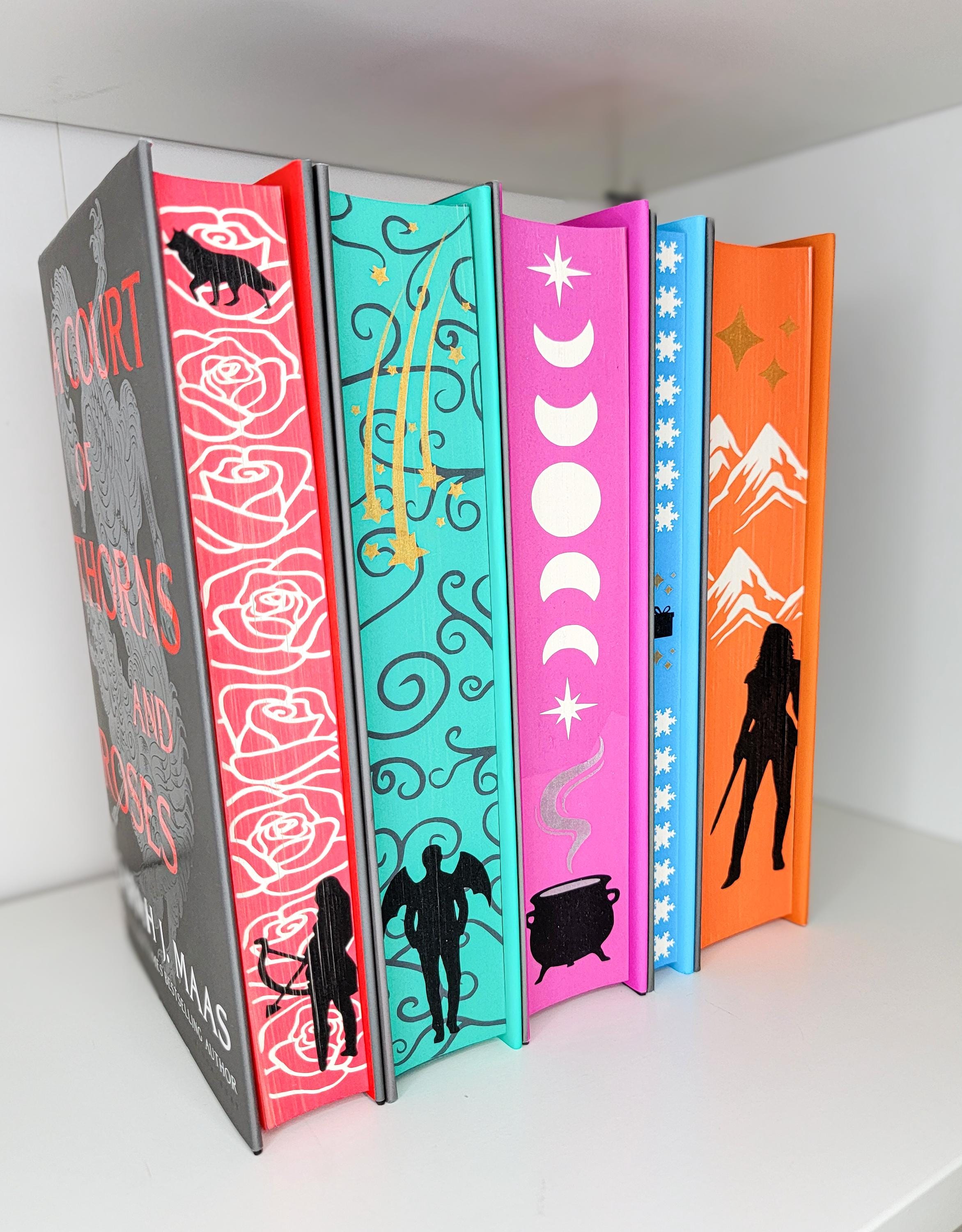 A Court of Thorns & Roses Sprayed Edge Book Set, Stenciled Edges ...