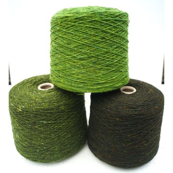 Green Soft Donegal tweed yarn, irish tweed yarn, 100% merino fingering wool yarn, 50 gm knitting wool, machine knitting yarn