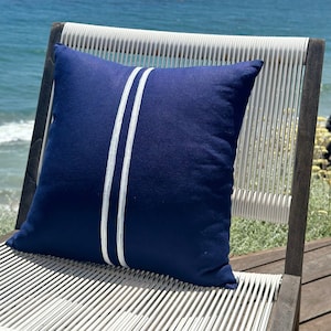 Handbemalter nautischer Doppelstreifen gewaschener Leinen Dekokissenbezug - Marineblau Weiß 20 &quot;x 20&quot;&quot; - Umweltfreundlich, nachhaltig.&quot;
