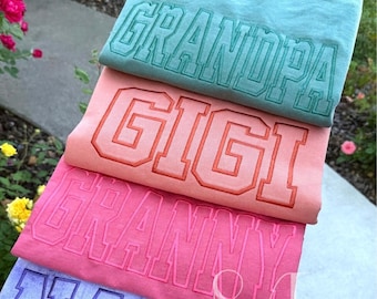 Camiseta personalizada bordada de Comfort Colors para abuela: Regalo personalizado para Gigi, Mimi, madrina, Kiki, Lollie, tía, Nana, bisabuela.