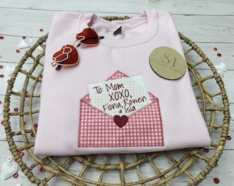 Personlig Alla hjärtans dag-tröja – Anpassad mammatröja | XOXO namntröja | Alla hjärtans dag-present till mamma Vintage hjärtan kort med rund hals