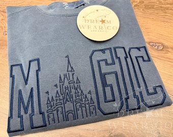 Magiskt slottströja, broderad magiskt inspirerad rund hals, specialdesignad tröja, familjetröja i park, 1/4 dragkedja