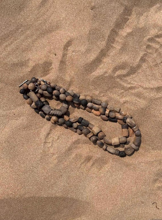 réplica collar Neolítico | cuentas de cerámica cocidas en hoguera | amuleto Ibero | cerámica primitiva. Replica prehistòrica ancestral