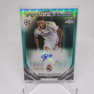 Autographe Alvaro Rodriguez /199ex, Topps chromé 23/24. Real Madrid. Carte de football. Carte à collectionner. Expédition combinée. Lisez les informations.