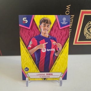 Lamine Yamal RC &quot;Yellow&quot; Topps Superstars 2024. Barcelona. Soccer card. Trading card. Combined shipping. Read info.
