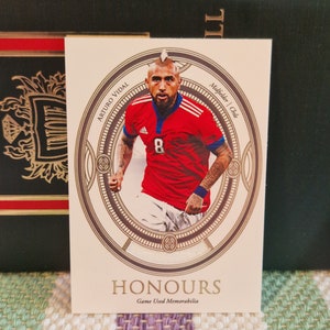 Arturo Vidal « Honours », 25/03/03 !! Football mondial unique FUTERA 2023/2024. Carte de football. Maillot porté lors d'un match 2015.