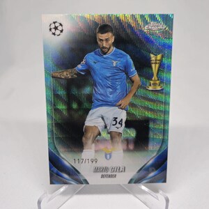 Mario Gila /199ex, Topps chromé 23/24. Carte de football. Carte à collectionner. Expédition combinée. Lisez les informations.