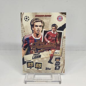 Puede incluir: Un juego de tres tazas de cerámica con un acabado moteado y mate. Las tazas son de color crema, marrón claro y marrón oscuro. Cada taza tiene un diseño simple y minimalista.