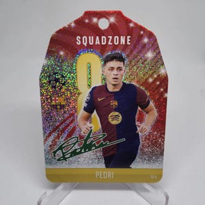 Pedri « Squadzone », nouveau Topps Match Attax 2024/2025. Carte de football. Carte à collectionner. Expédition combinée. Lisez les informations.