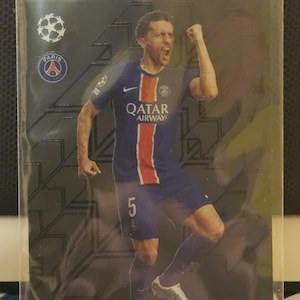 Marquinhos « Black Edge Edition », nouveau Topps Match Attax 2024/2025. Carte de football. Carte à collectionner. Expédition combinée. Lisez les informations.