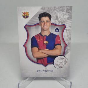 Tarjeta de Pau Victor Topps FC Barcelona 125.º aniversario 2024. Envío combinado.