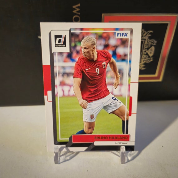 Erling Haaland Panini Donruss 2022/23. Soccer Card. Trading Card