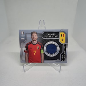 Carta commemorativa "Significantful Memorabilia" di Kevin De Bruyne, Topps Match Attax Euro 2024. Belgio. Carta da calcio. Spedizione combinata. Leggi le informazioni.