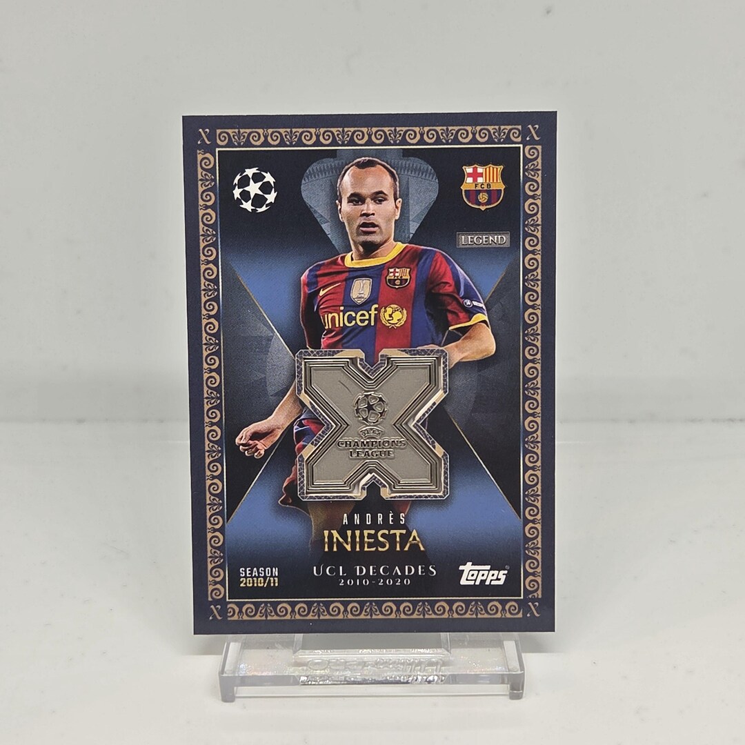 Andres Iniesta UCL DECADES RELIC Topps Match Attax Extra 25/26