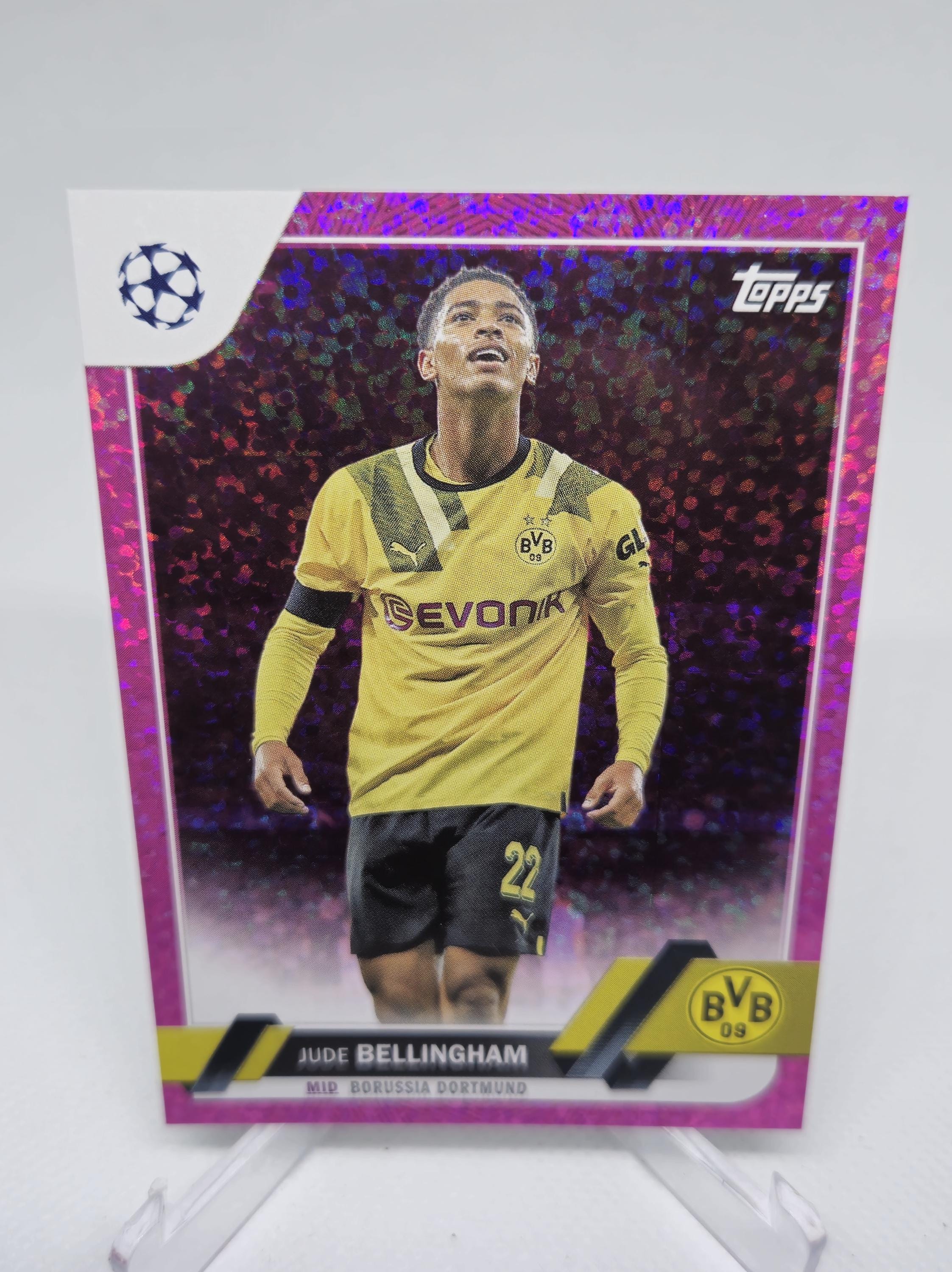 ジュード・ベリンガム「ピンクスパークル」Topps 22/23。ボルシア