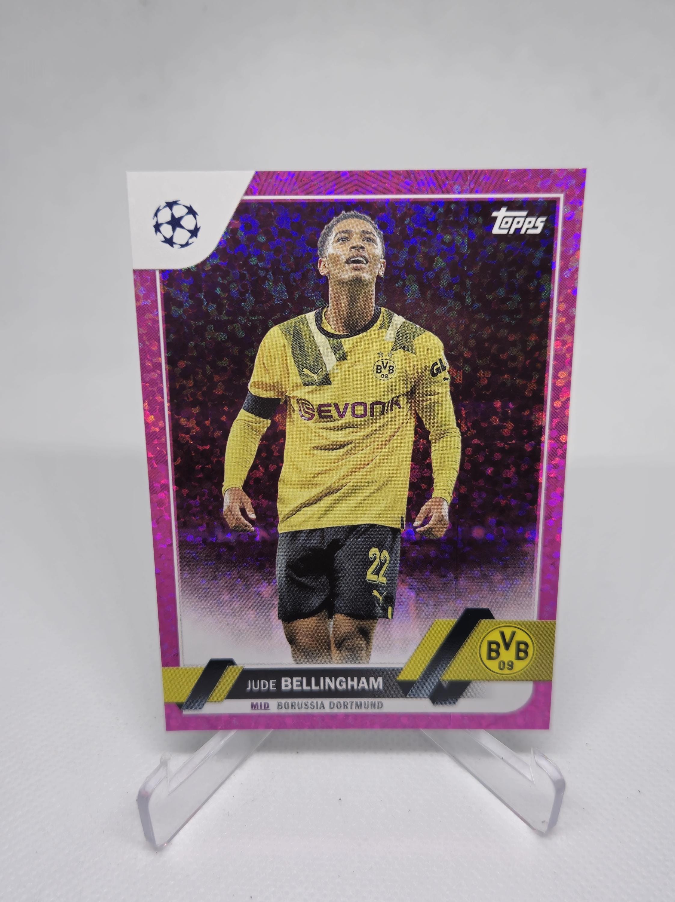 ジュード・ベリンガム「ピンクスパークル」Topps 22/23。ボルシア