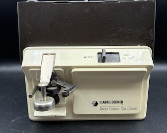 Abrelatas eléctrico Black + Decker EC59D vintage para debajo del armario - Probado en color almendra