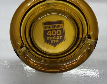 Cenicero de cristal vintage color ámbar Imperial 400 Motor Inn de 4 pulgadas. Publicidad.